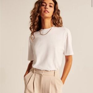 Abercrombie essential easy tee in white size small